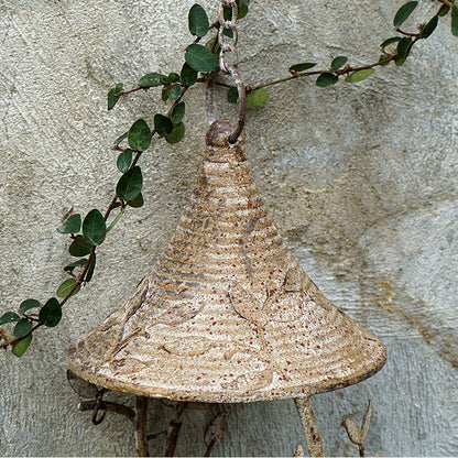 Garden balcony bird feeder